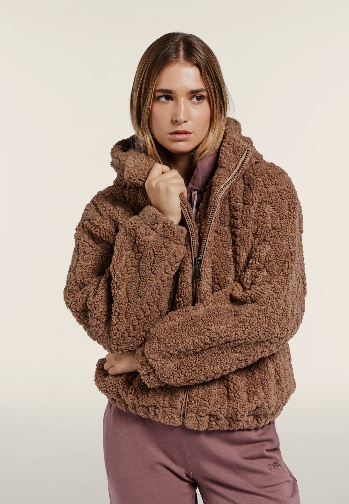 Hooded jacket in cable-knit sherpa fleece - Chanterelle